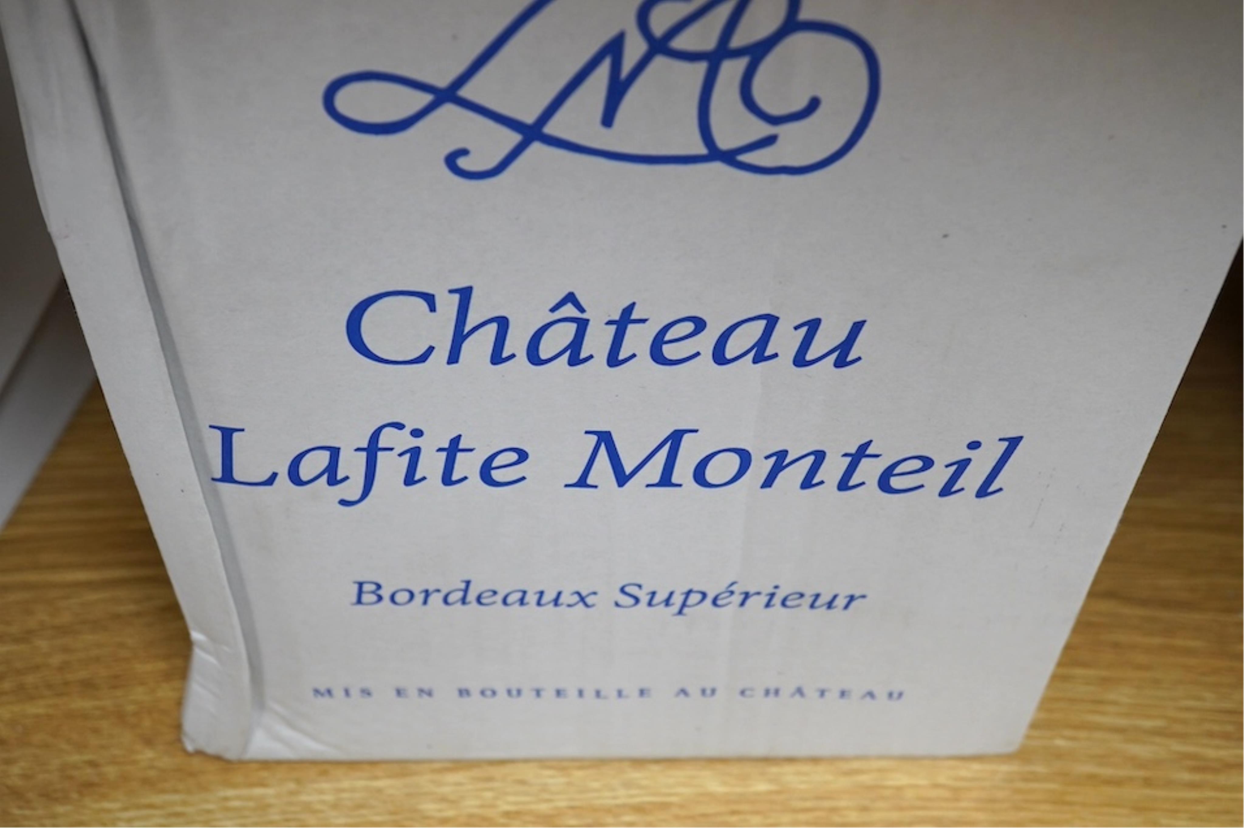Twelve bottles of wine to include six bottles of Chateau Lafite Monteil, four bottles of Bordeaux Superieur 2022 and four bottles of Moncade Bordeaux. Condition - good, storage unknown